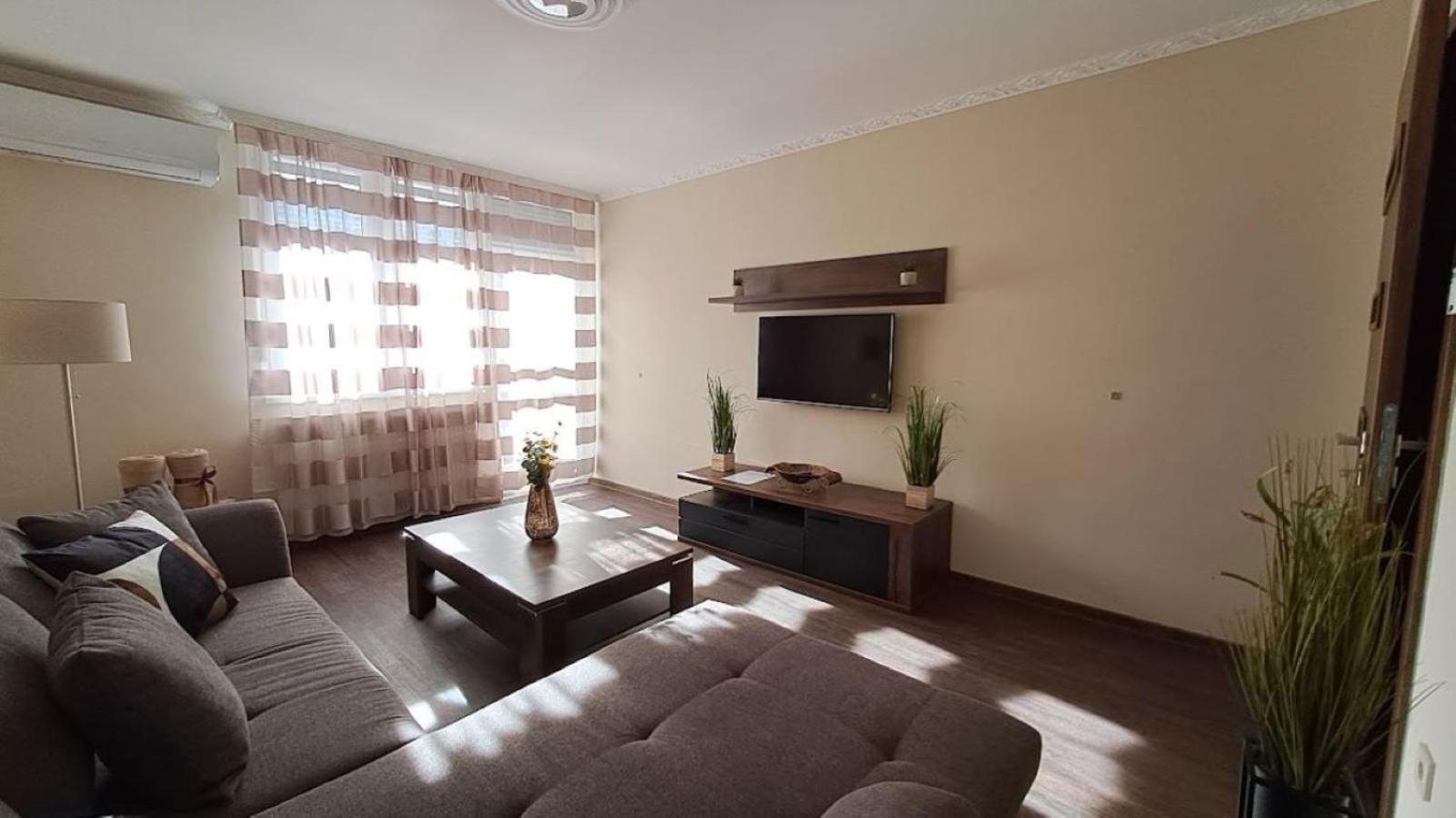 Szilfak City Apartman Hajduszoboszlo Exterior photo