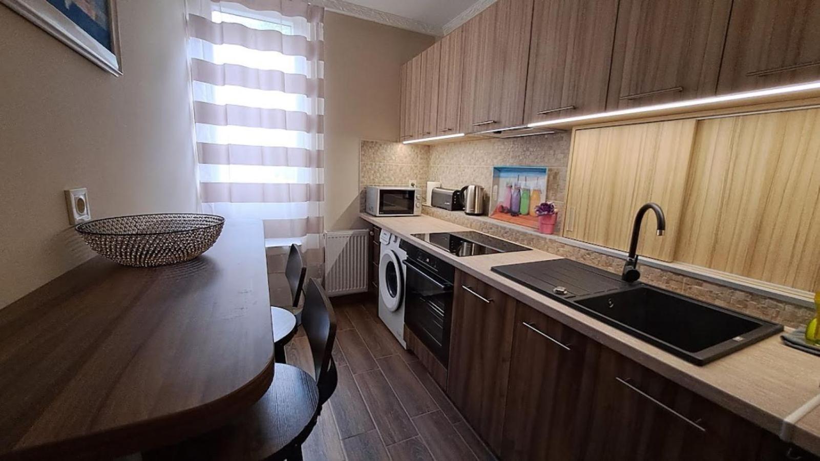 Szilfak City Apartman Hajduszoboszlo Exterior photo